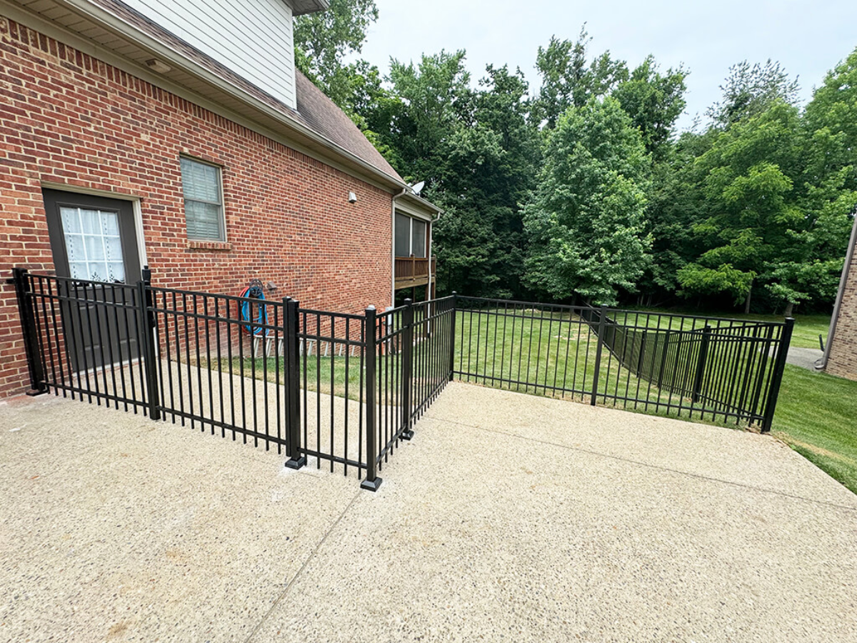 Experienced Fence Contractor for Durable and Custom Fences