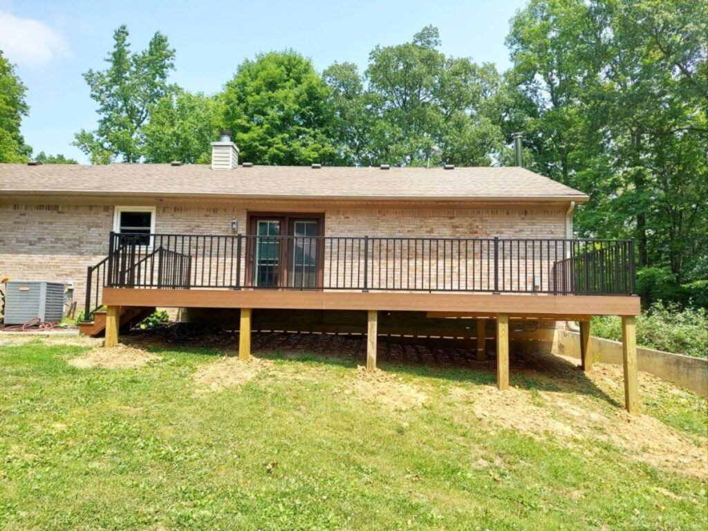 Deck Builder Guide, What to Expect When Hiring the Right Team 1 fences 2