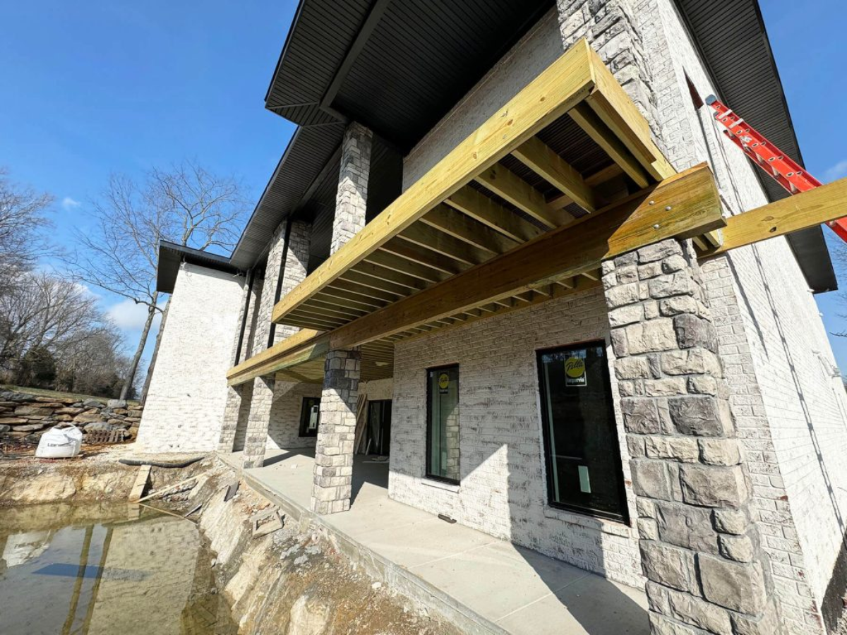 How to Choose the Best Deck Contractors Near Me in 2026